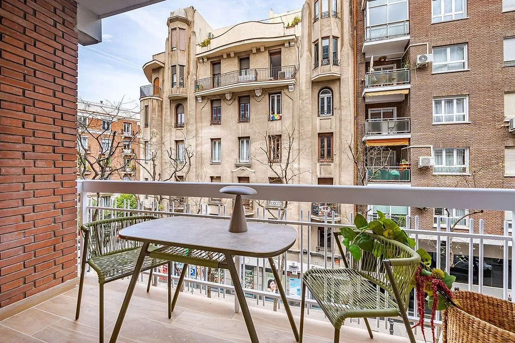 Rõdu - Apartment with Terrace and Balcony in Malasaña
