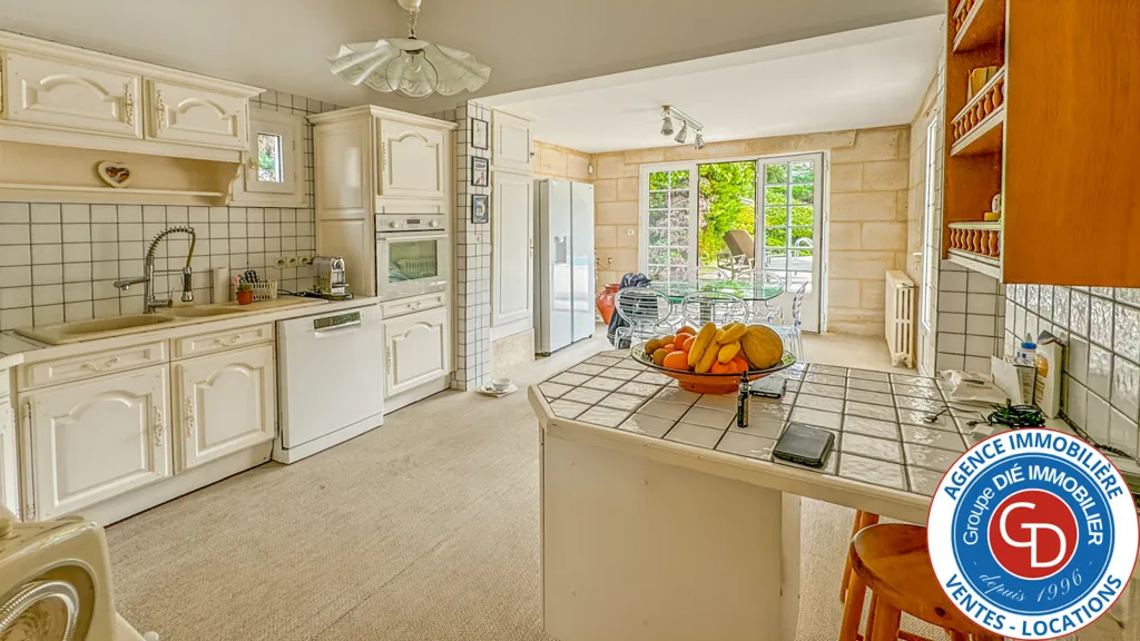 Cuisine - Villa avec Piscine et Garage près des Plages à Arcachon
