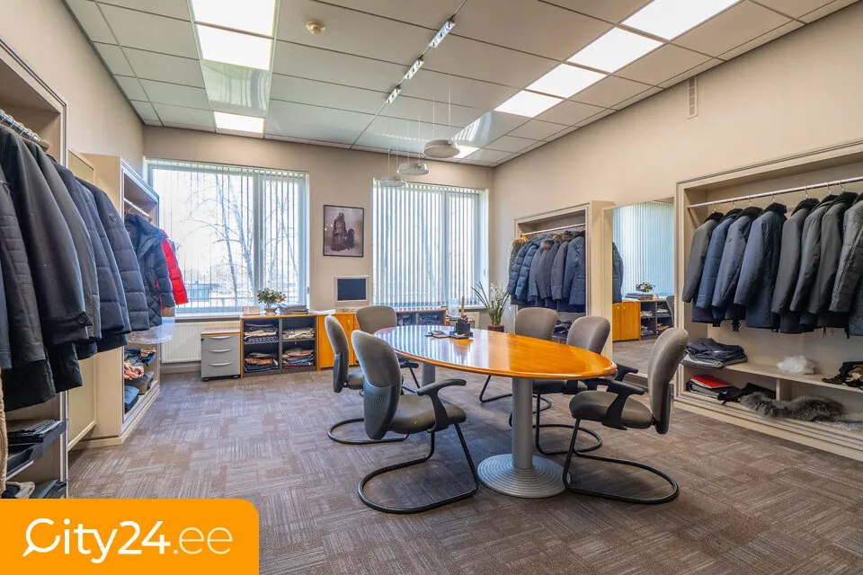 Kabinet - Three-Storey Industrial Building with Large Plot in Riga
