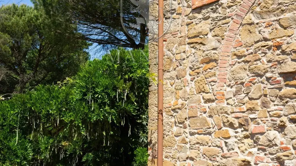 Jardin - Historic Castle with Garden in Sinalunga