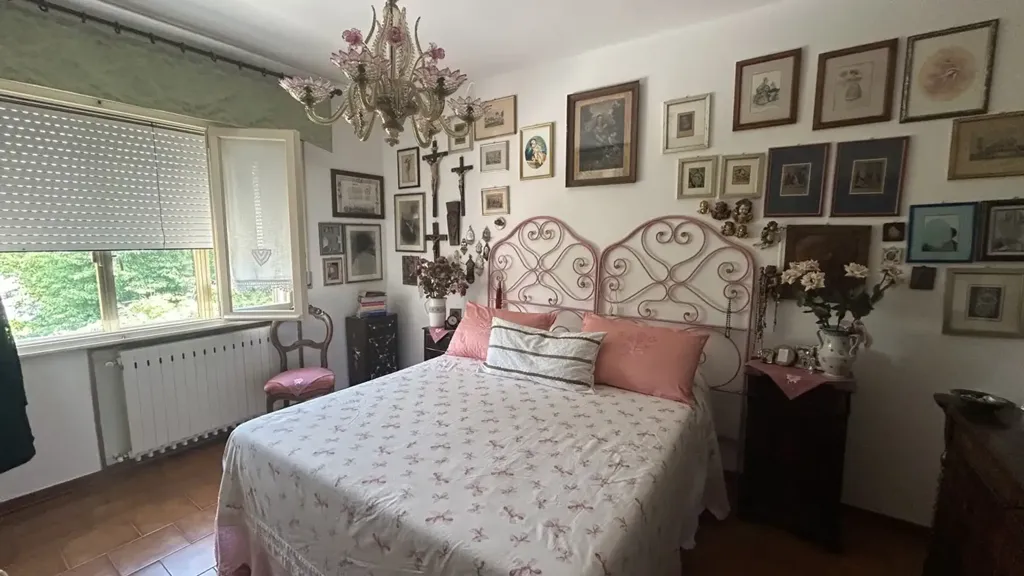 Chambres - Trilocale with Terrace in Adria