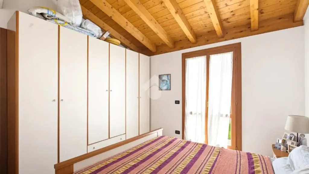 Magamistoad - Bright Apartment with Terrace in Mazzano