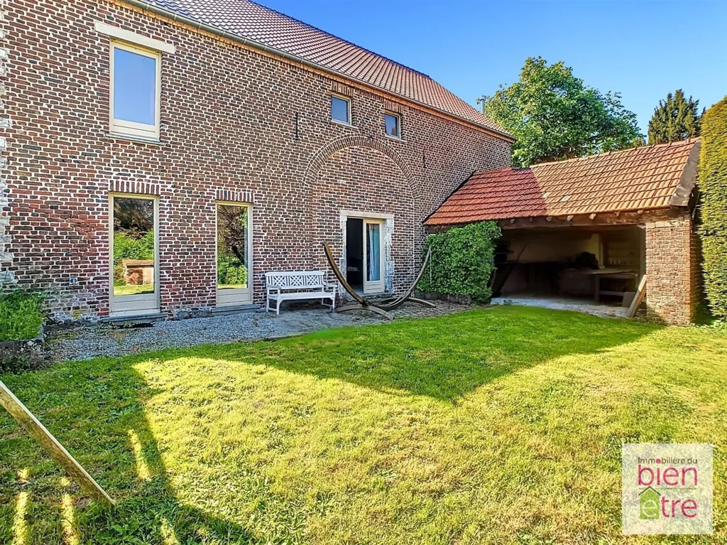 Aed - Historic House with Courtyard in Dongelberg