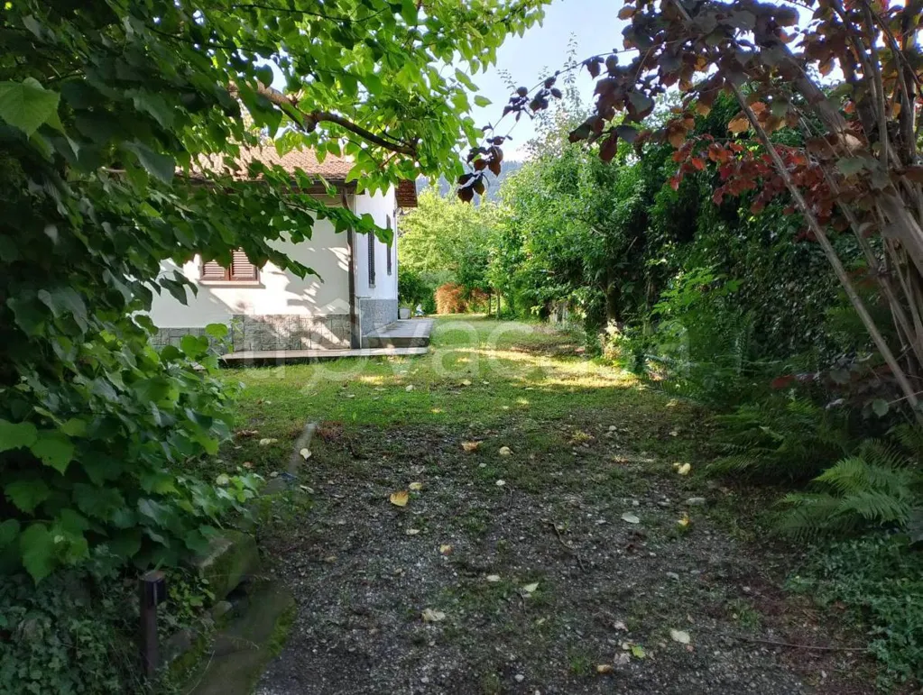 Garden - Independent Villa with Private Garden in Barge