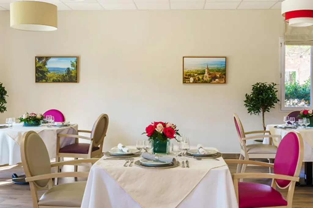 Sala da pranzo - Investment Flat in Cheval-Blanc