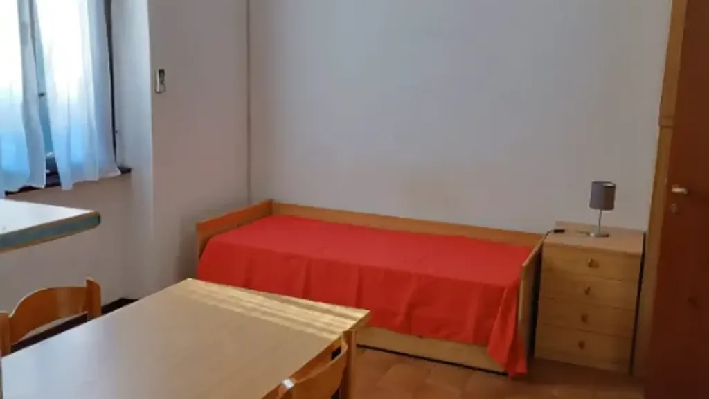 Chambres - Appartement 1 pièces à IT