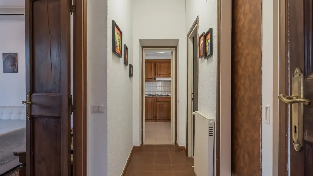 Esik - Villa with Garden in Ladispoli