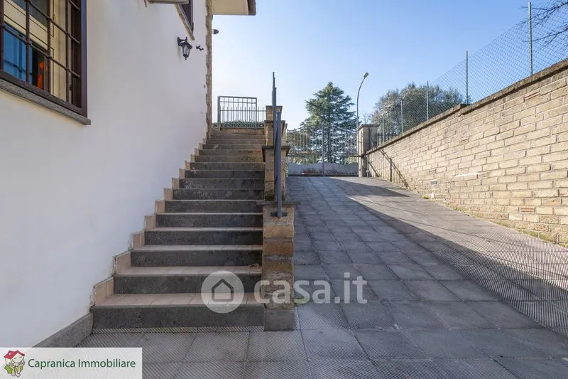 Pièces - Bifamiliar Villa with Private Garden in Capranica
