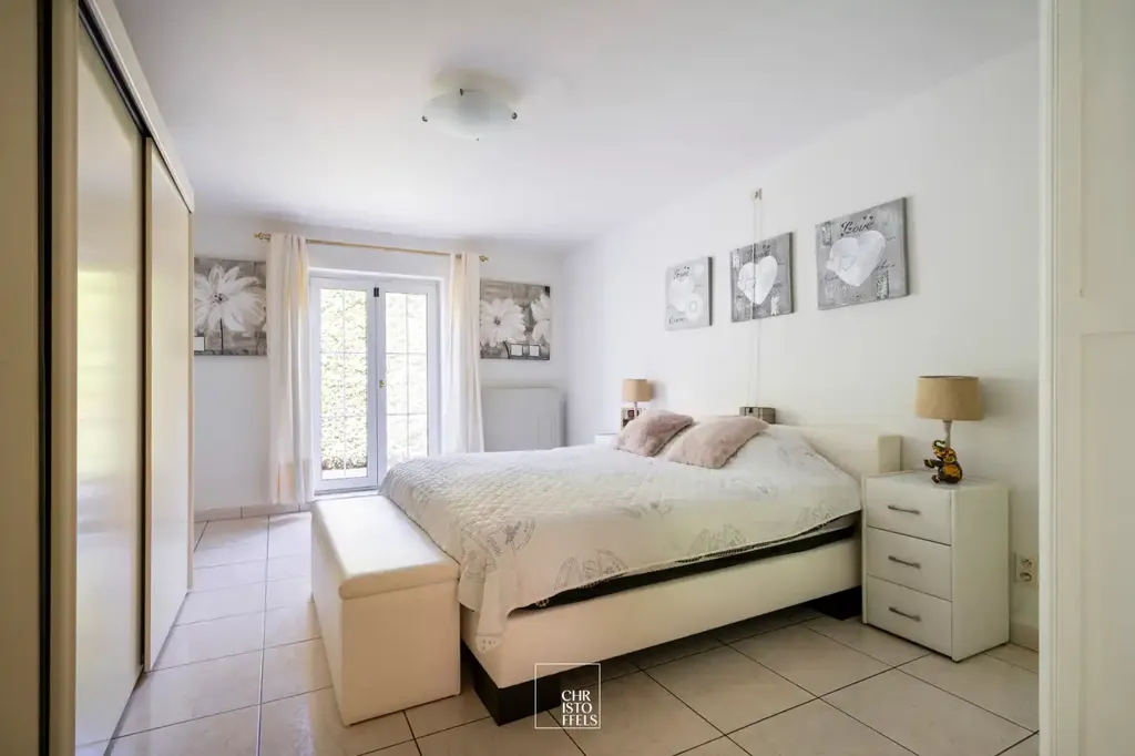 Chambres - Villa Charmante avec Jardin Sécurisé dans un Cadre Boisé