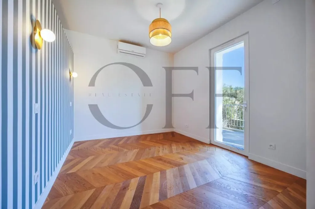 Pièces - Maison avec Piscine et Vue Sud à Cassis