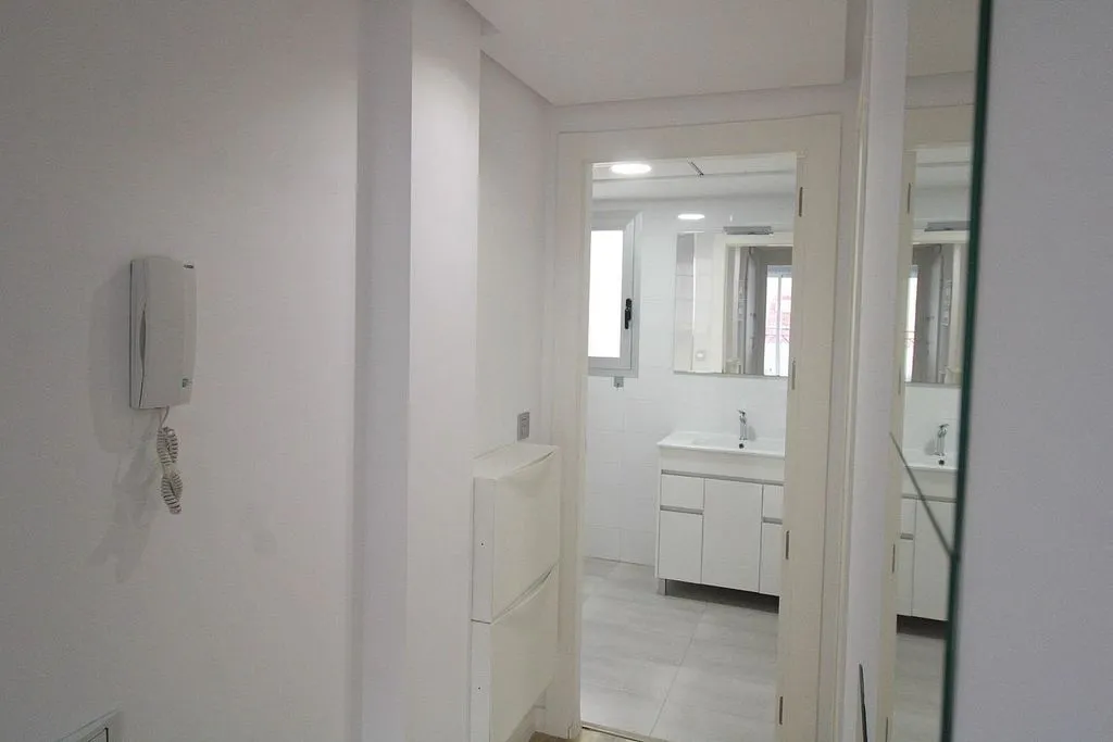 Esik - Modern Flat with Lift in Carolinas Bajas