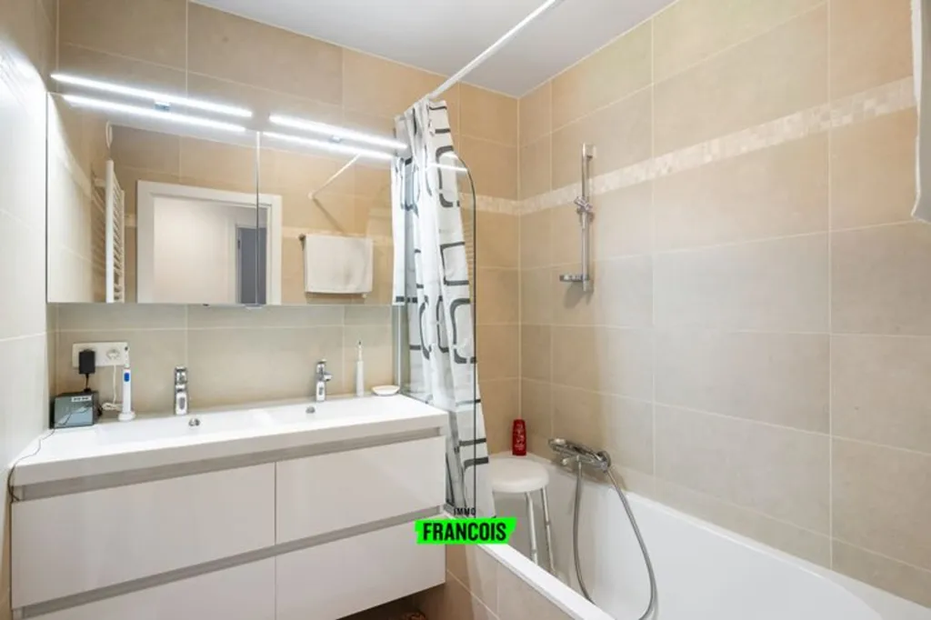 Bagni - Modern Two-Bedroom Apartment in Ostend Centre