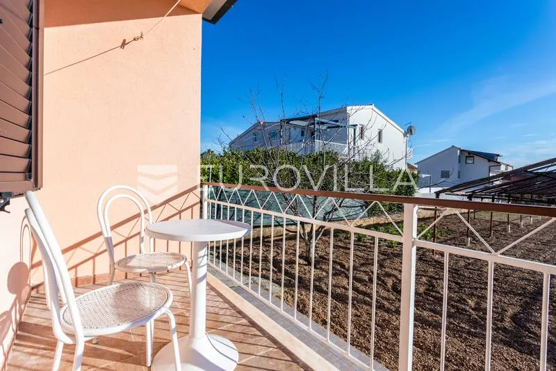 Rõdu - Two-Bedroom Apartment with Terrace in Trogir