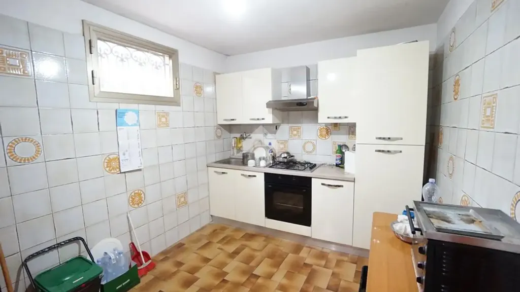 Cuisine - Spacious Apartment with Private Courtyard in Castelnuovo Rangone