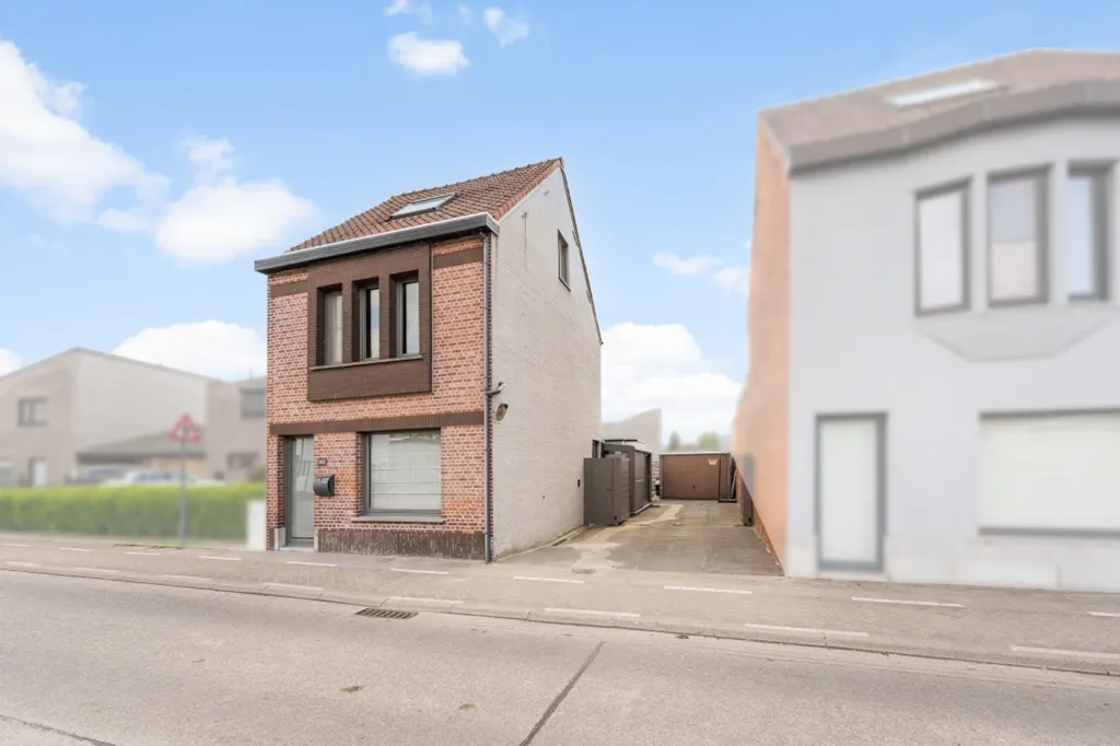 Exterior - Detached House with Double Glazing in Sinaai