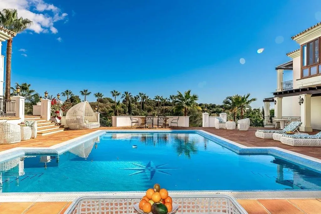 Piscine - Luxury Villa with Pool in Estepona