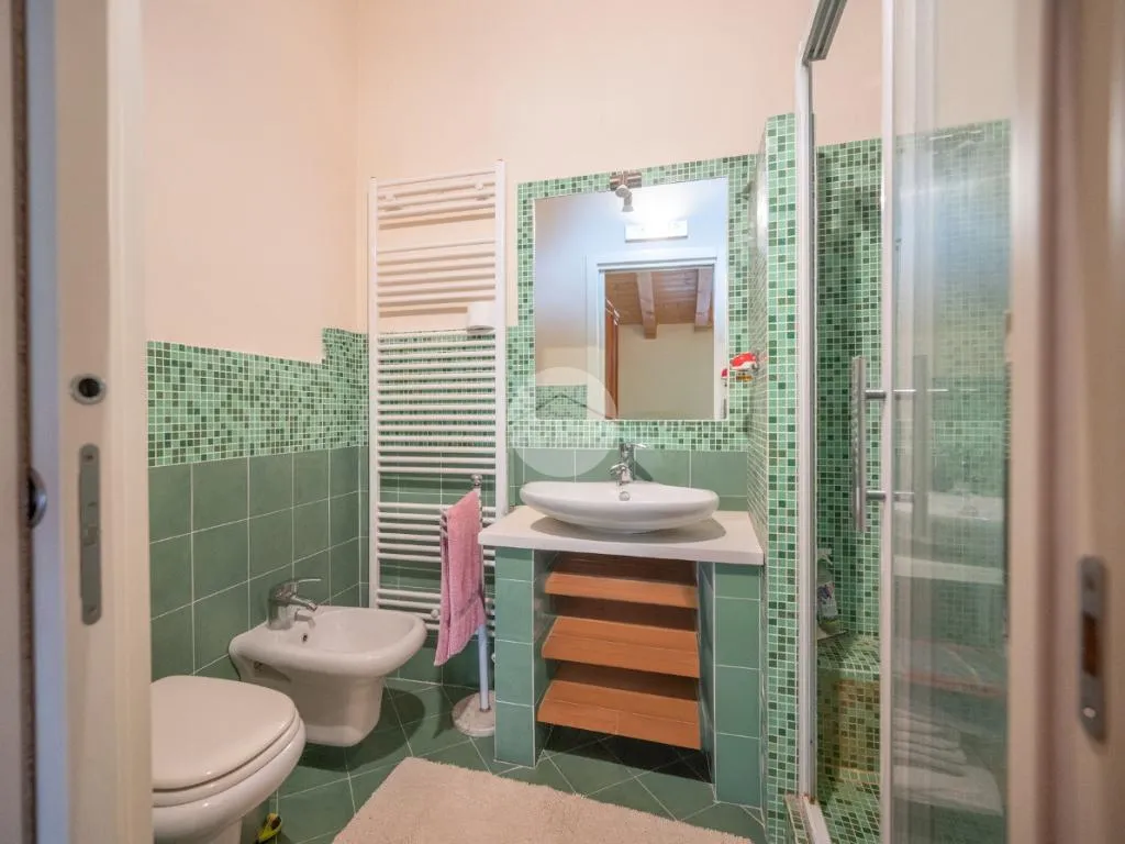 Bagni - Rustic Corte with Pool in Costermano