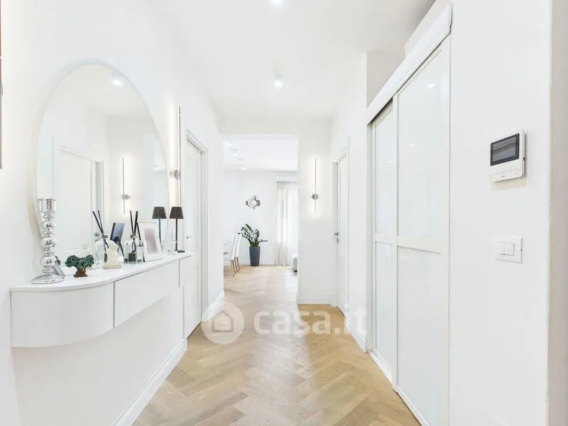 Esik - Modernised Apartment with Balcony in Merano