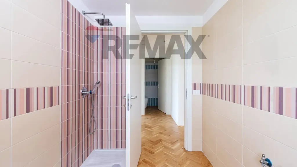 Vannitoad - Contemporary Trilocale with Terrace in Monterotondo