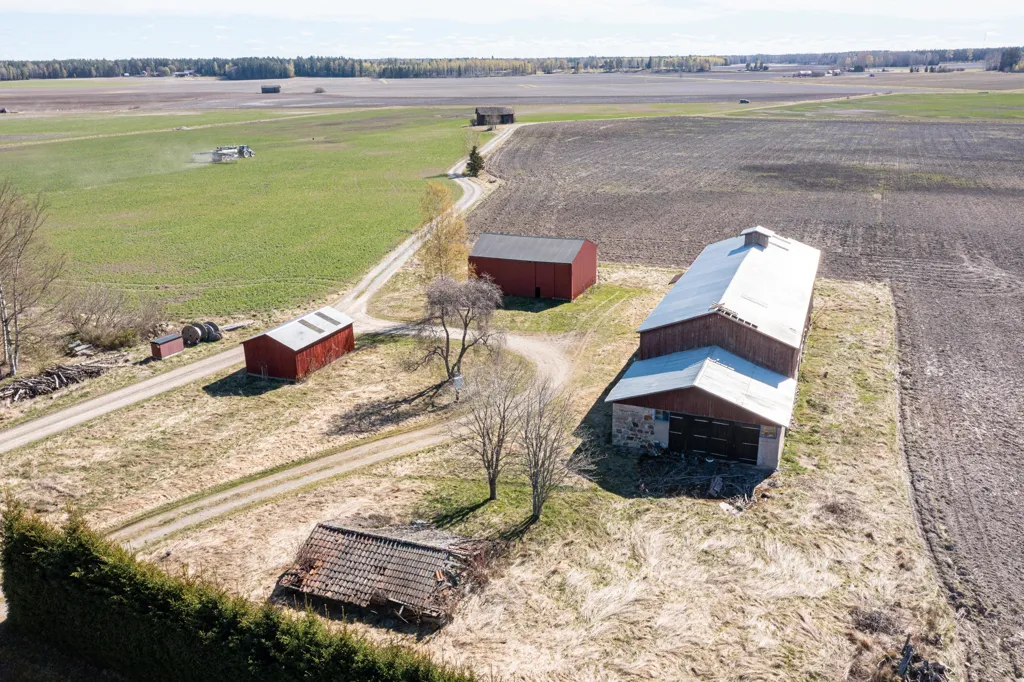 Vue aérienne - Charming Farmhouse with Workshop in Salbohed