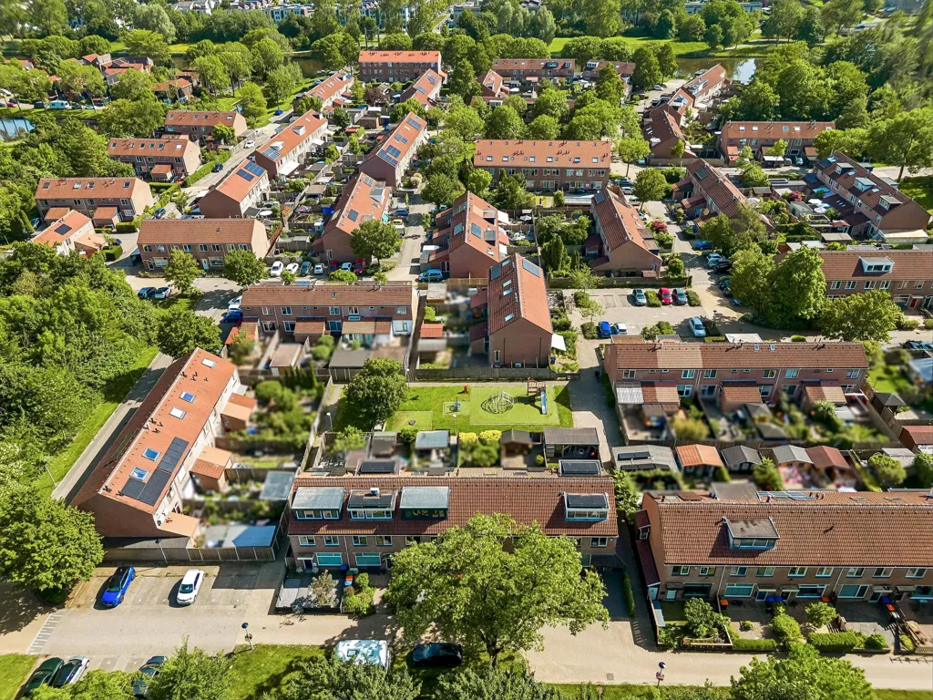 Vue aérienne - Corner House with Garden at Forest Edge in Lelystad