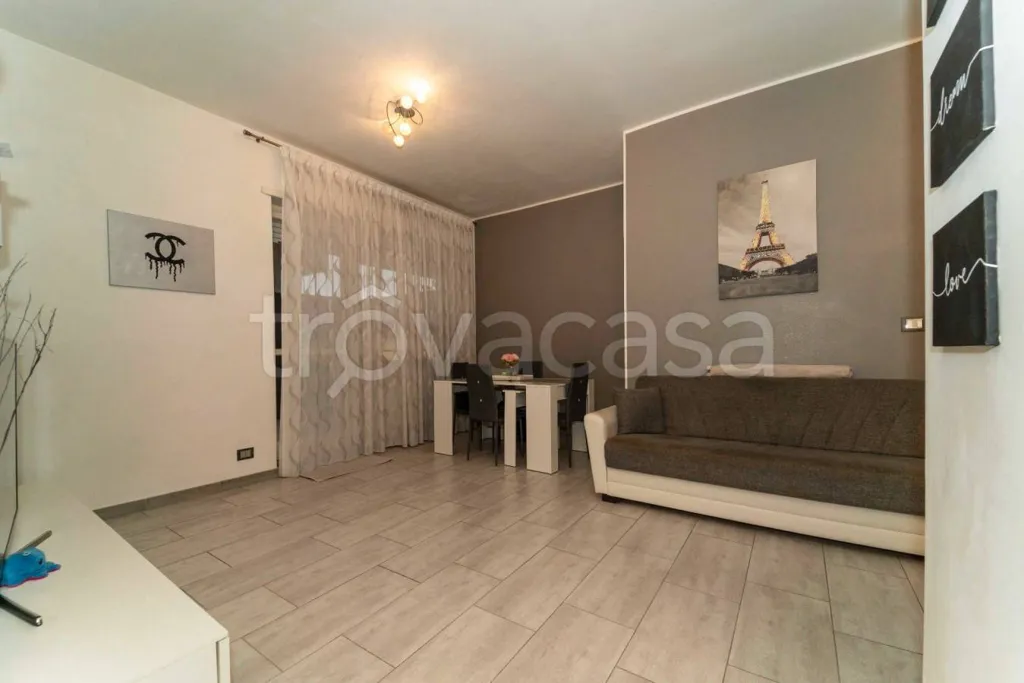 Elutuba - Rusticated Flat with Terrace in Moncalieri