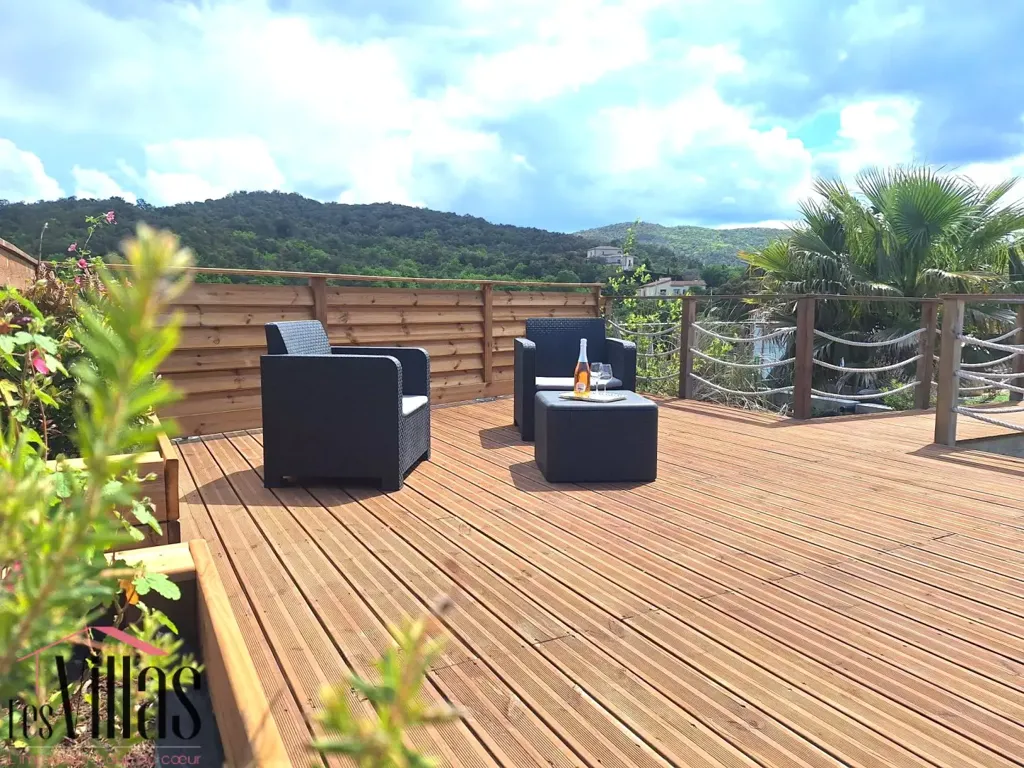 Terrasse - Villa Contemporaine avec Piscine près de Cér