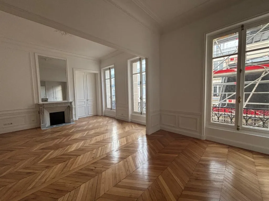 Soggiorno - 7-Piece Flat with High Ceilings in Paris