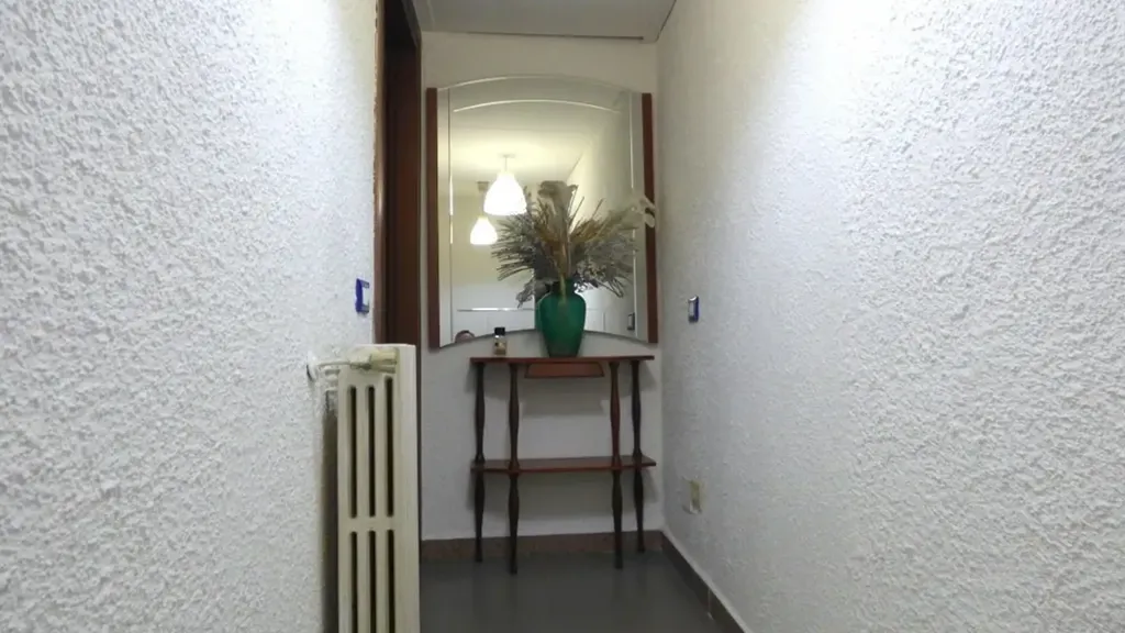 hallway_entrance
