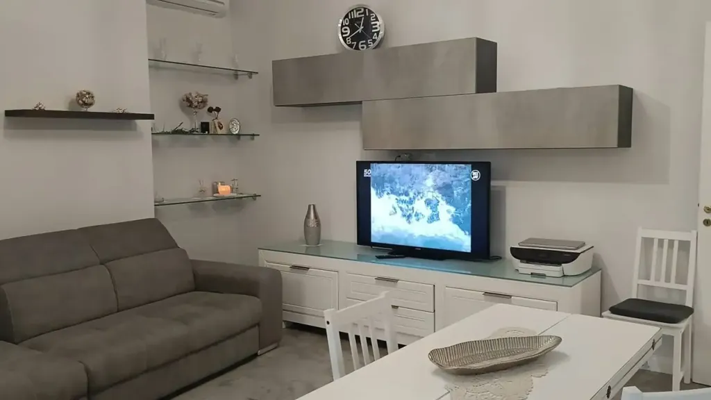 Elutuba - Fully Rented Apartment with Balconies in Carmagnola