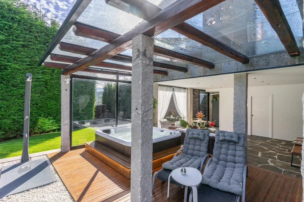 Terrasse - Restored Chalet with River Walk Access in Lugo