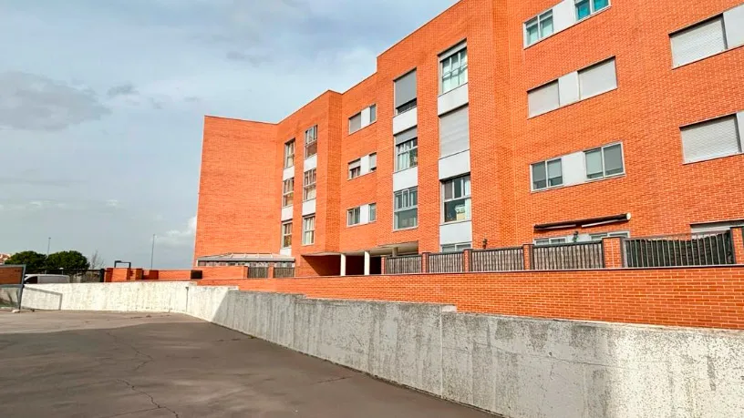 Exterior - Garage with Access in Ávila