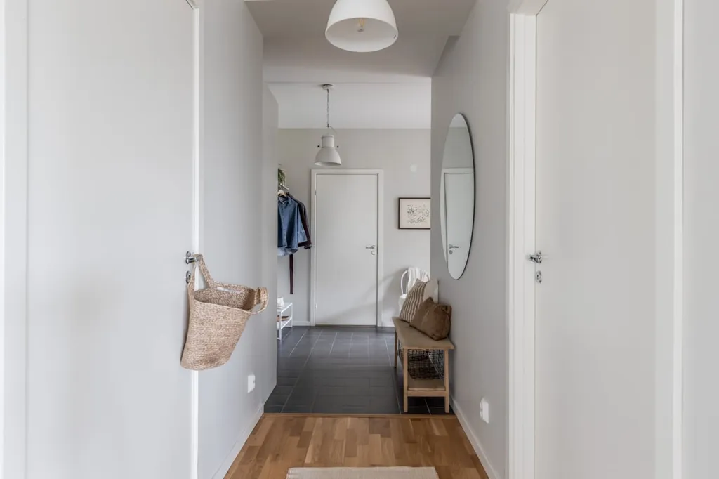 Entrée - Modern Flat with Glass Balcony in Österplan