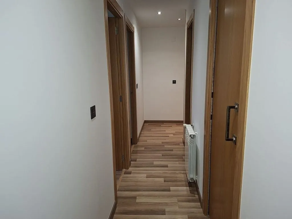 Esik - Modernised Flat with Air Conditioning in Main Avenue