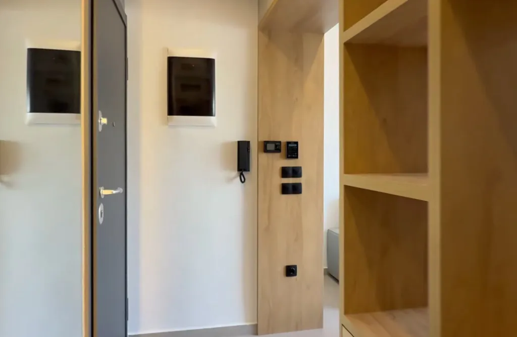 Entrée - Flat with Front Layout in Thessaloniki