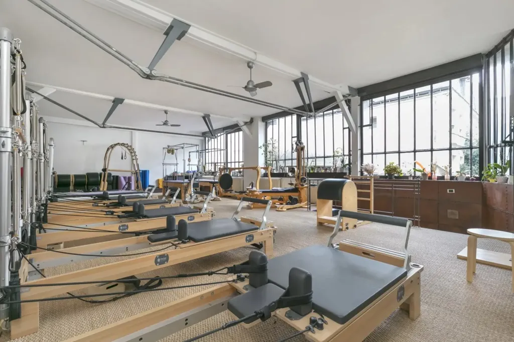 Stanze - Loft with Eiffel-Inspired Architecture in Paris 6th