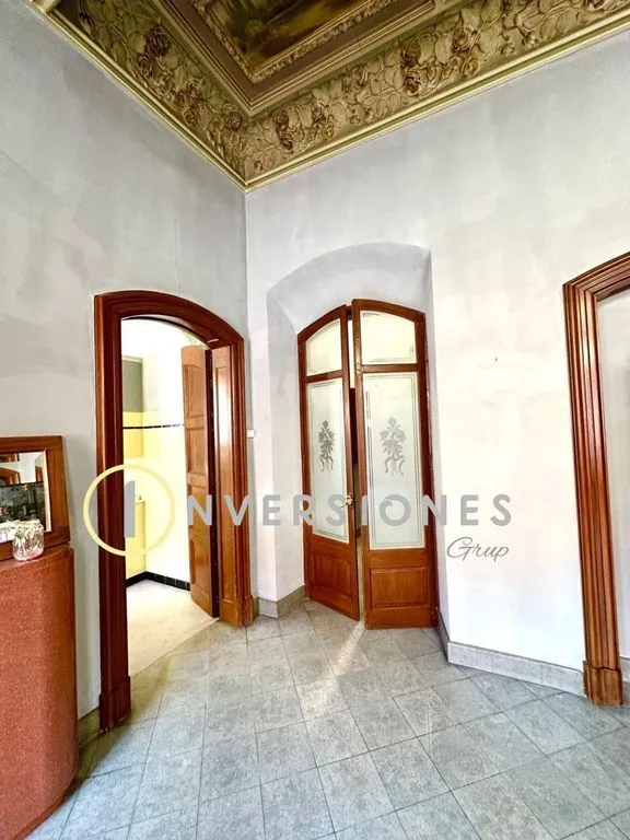 Esik - Luxury Flat with Cultural Heritage in Manresa