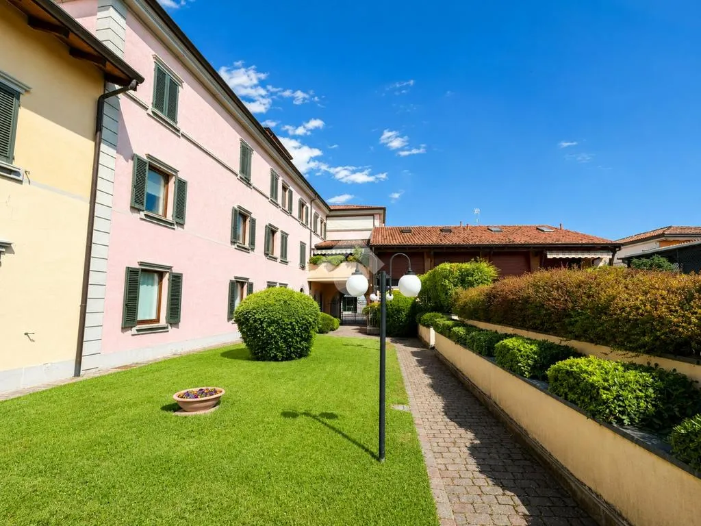 Giardino - Apartment with Terrace in Brescia