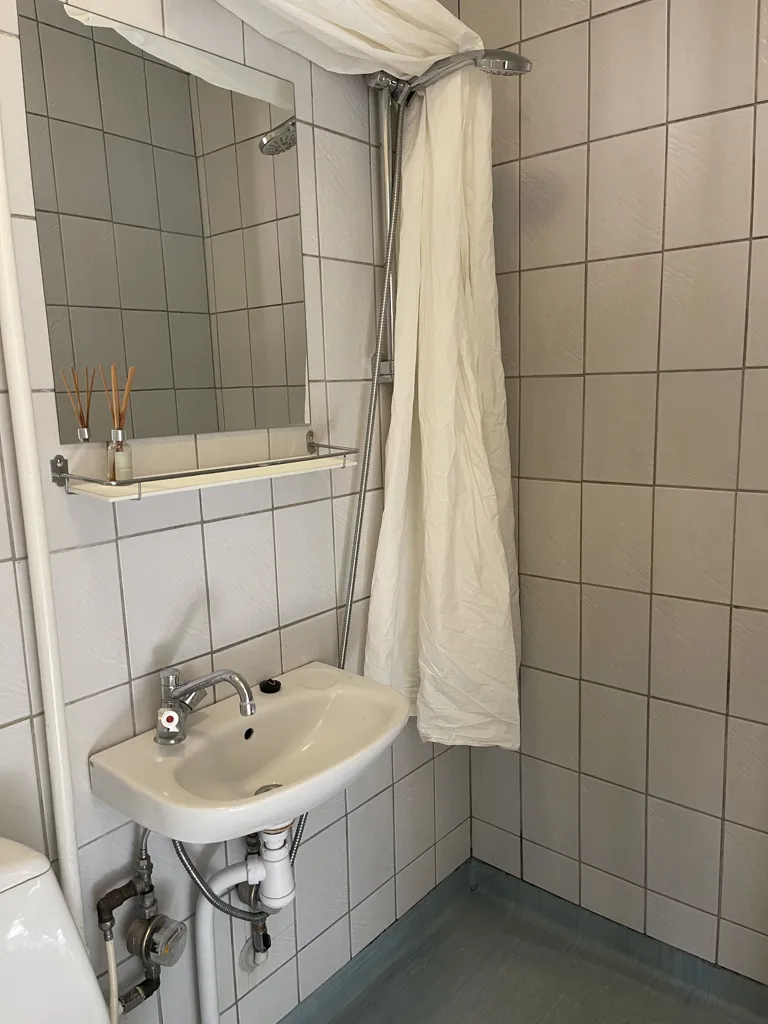 Salles de bain - Two-Bedroom Flat with Garden in Ø-Gade Quarter