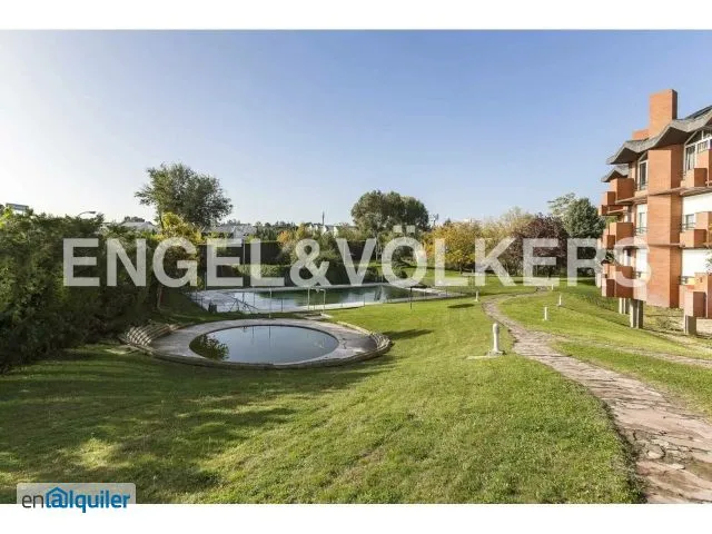 Garden - Furnished Flat with Pool in Moncloa-Aravaca