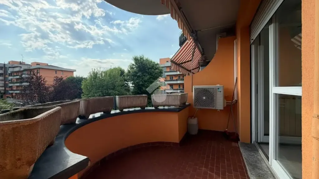 Balcon - Studio Flat with Balcony in Bussero