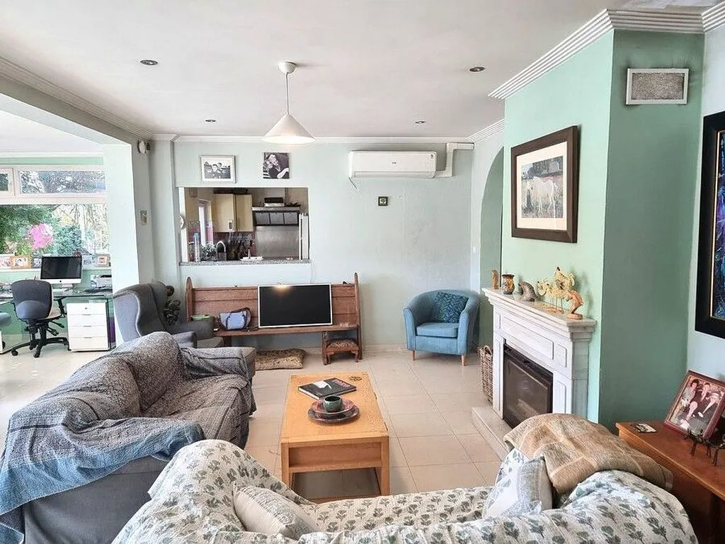 Living Room - Rustic House with Pool in Lucena del Puerto