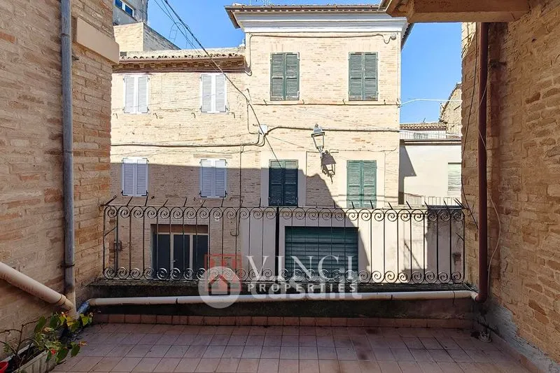 Aed - Charming Apartment with Balcony in Mogliano