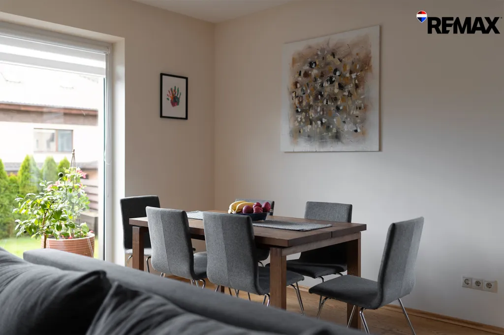 Söögituba - Spacious 3-Bedroom Cottage with Terrace in Tarandė