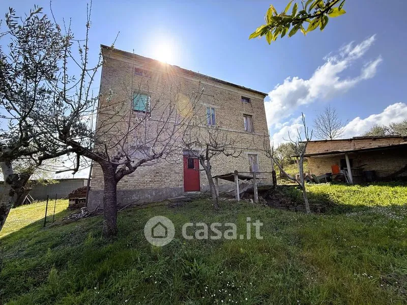 Exterior - Rustic Farmhouse with Garden in Loro Piceno