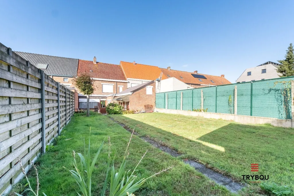 Aed - Charming House with Garage in Houthulst