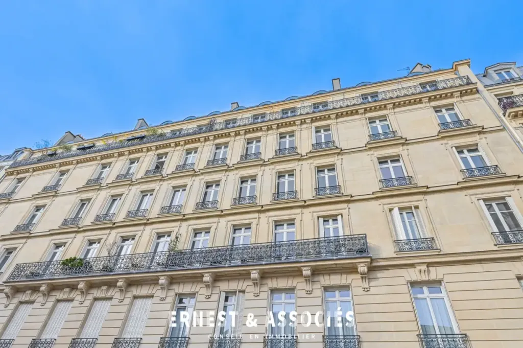 5-toaline korter asukohas Paris 10ème