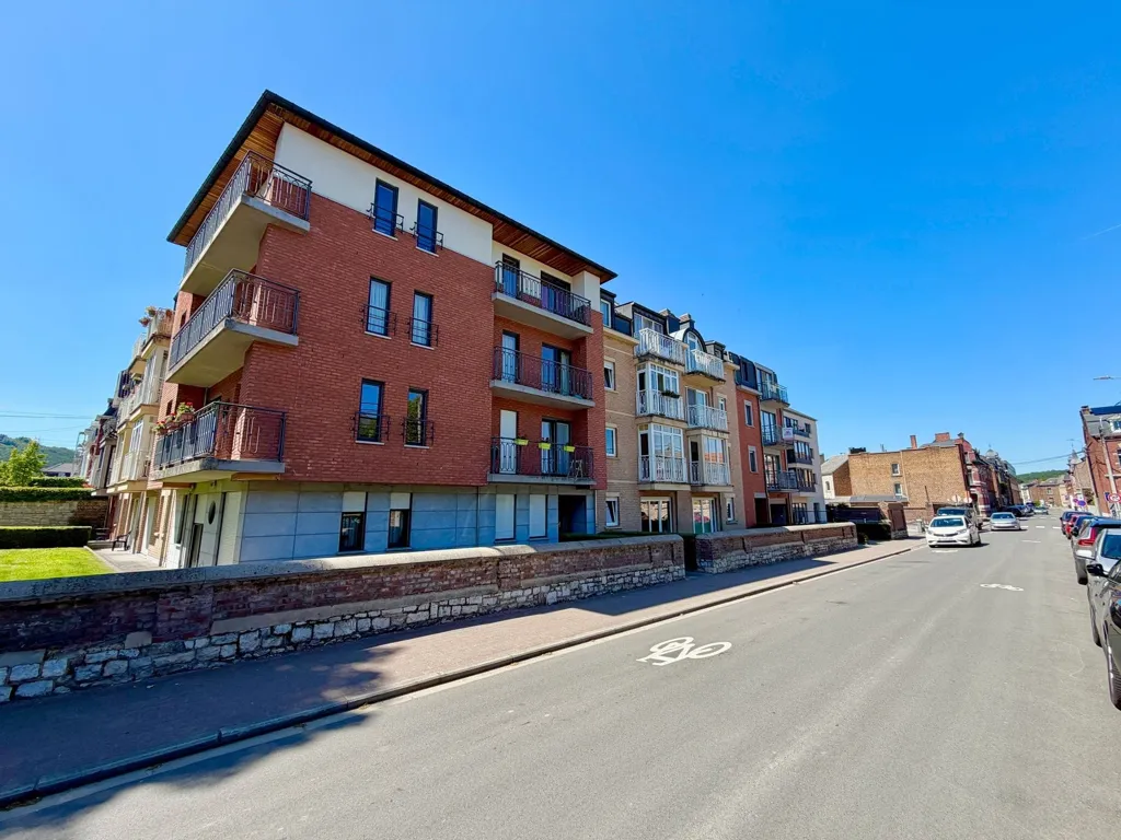 Välivaade - City Centre Flat with Terrace in Andenne
