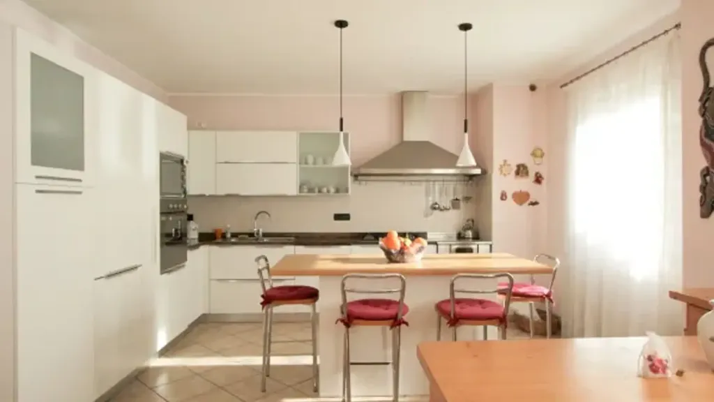 Köök - Ristrutturated Villa with Private Garden in Trento