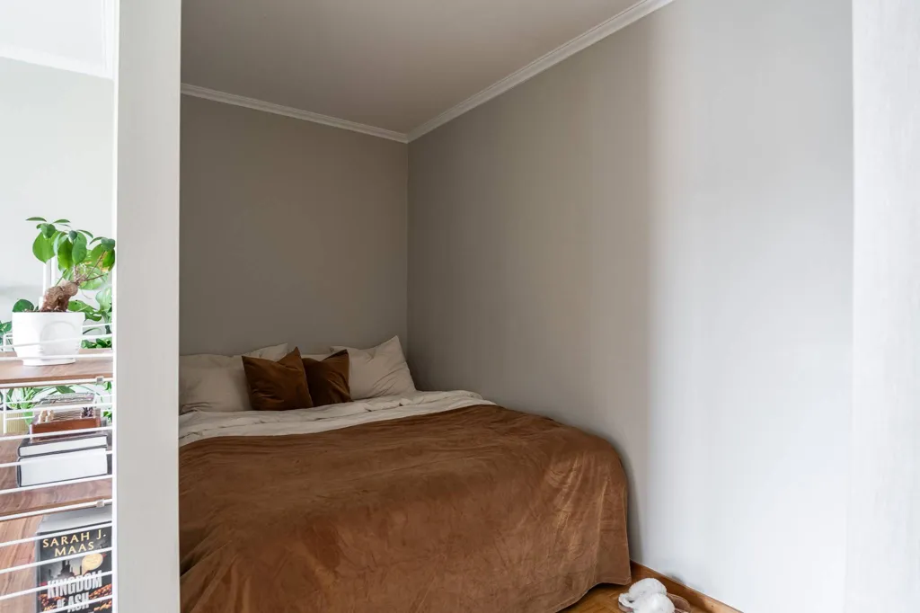 Chambres - Bright Studio Flat with Balcony near University